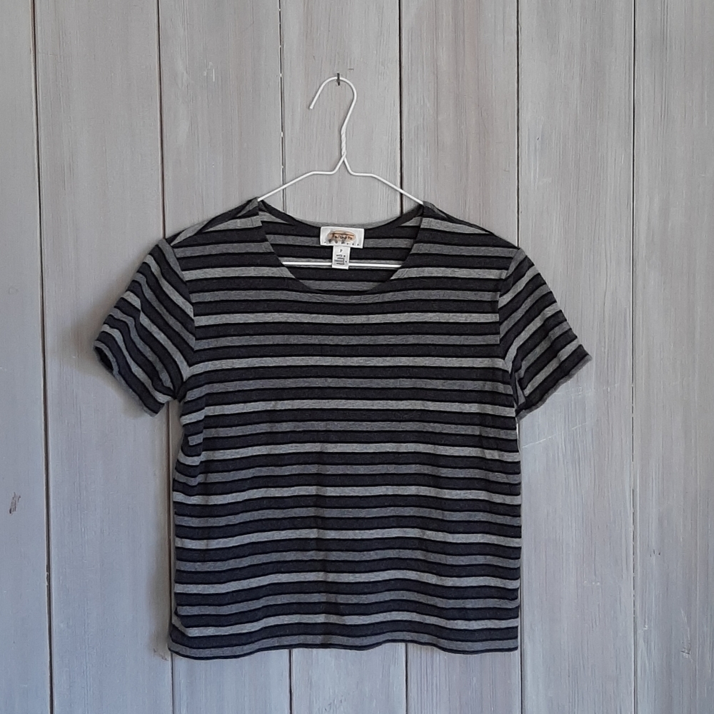 Gray stripe crop T